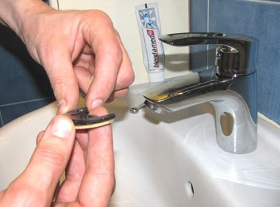 Как поменять смеситель в ванной - части смесителя